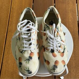 Vans Cream Pineapple Pattern Sneakers Women’s Size 9.5